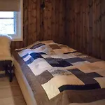 Дом отдыха Lovely In With Sauna